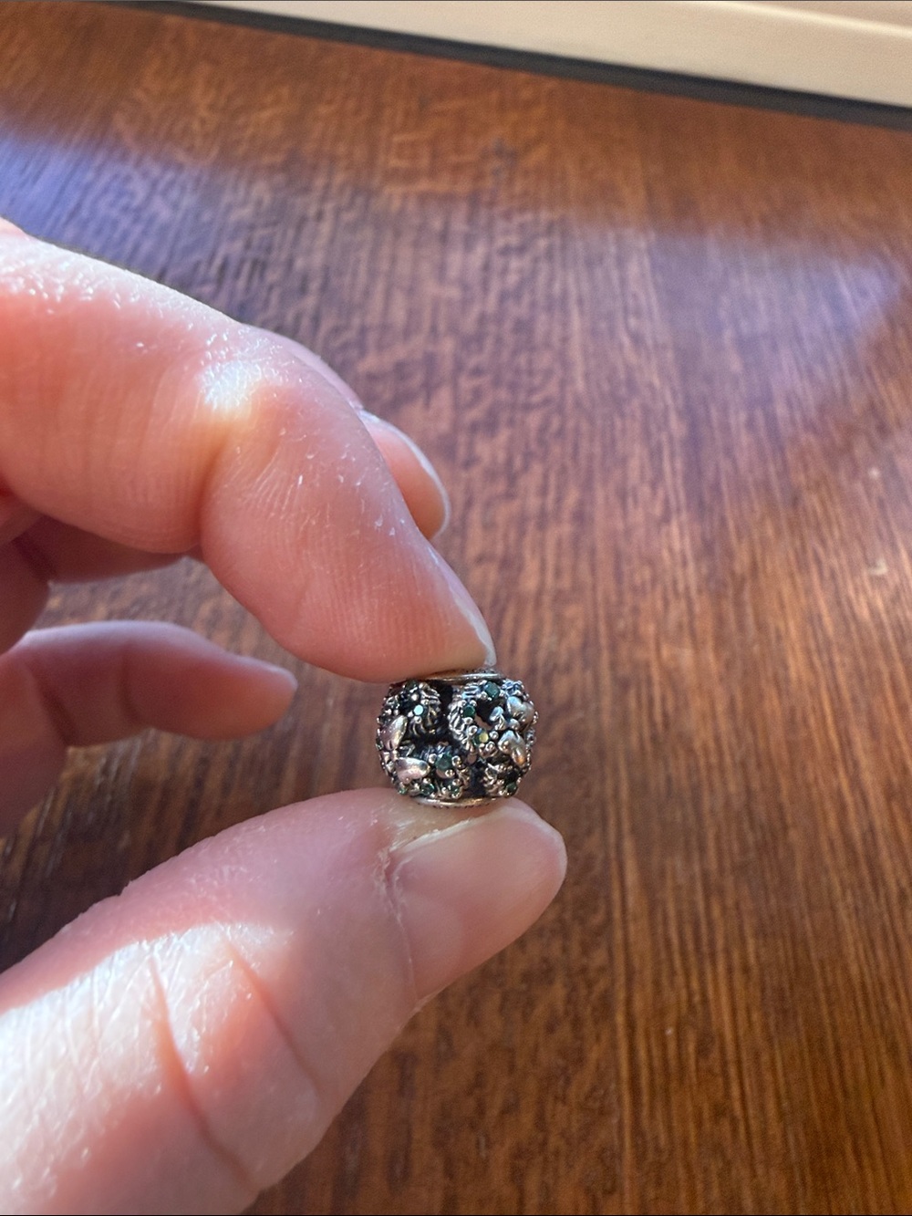 Pandora Disney Parks EUC Holiday Wreath Charm